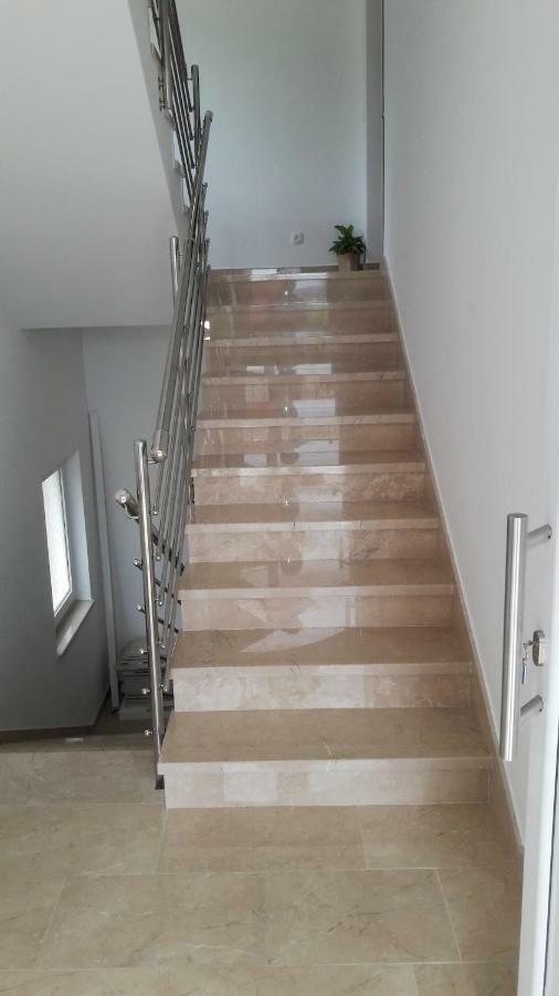 Apartmani Ticinovic Omiš Buitenkant foto