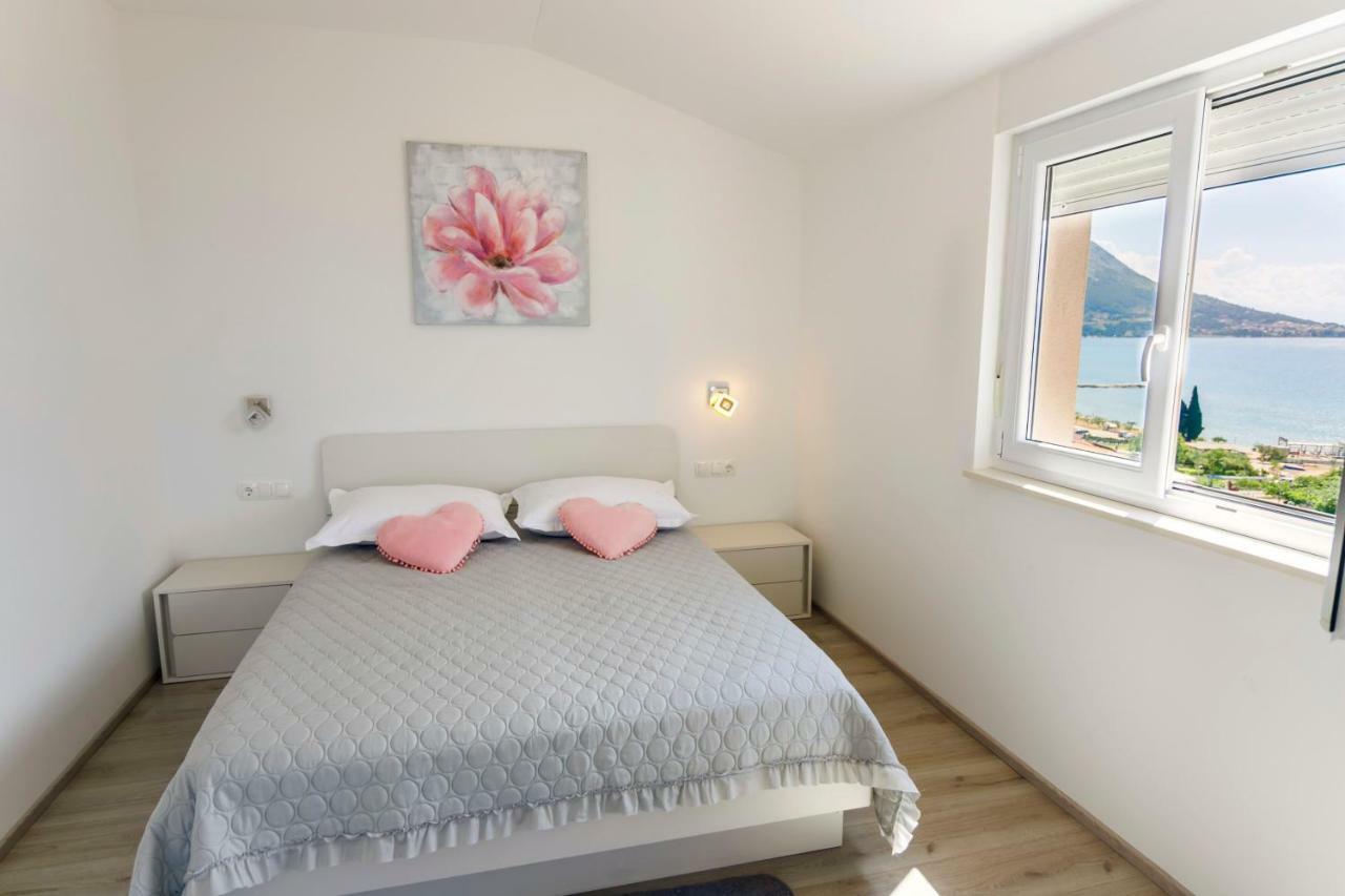 Apartmani Ticinovic Omiš Buitenkant foto