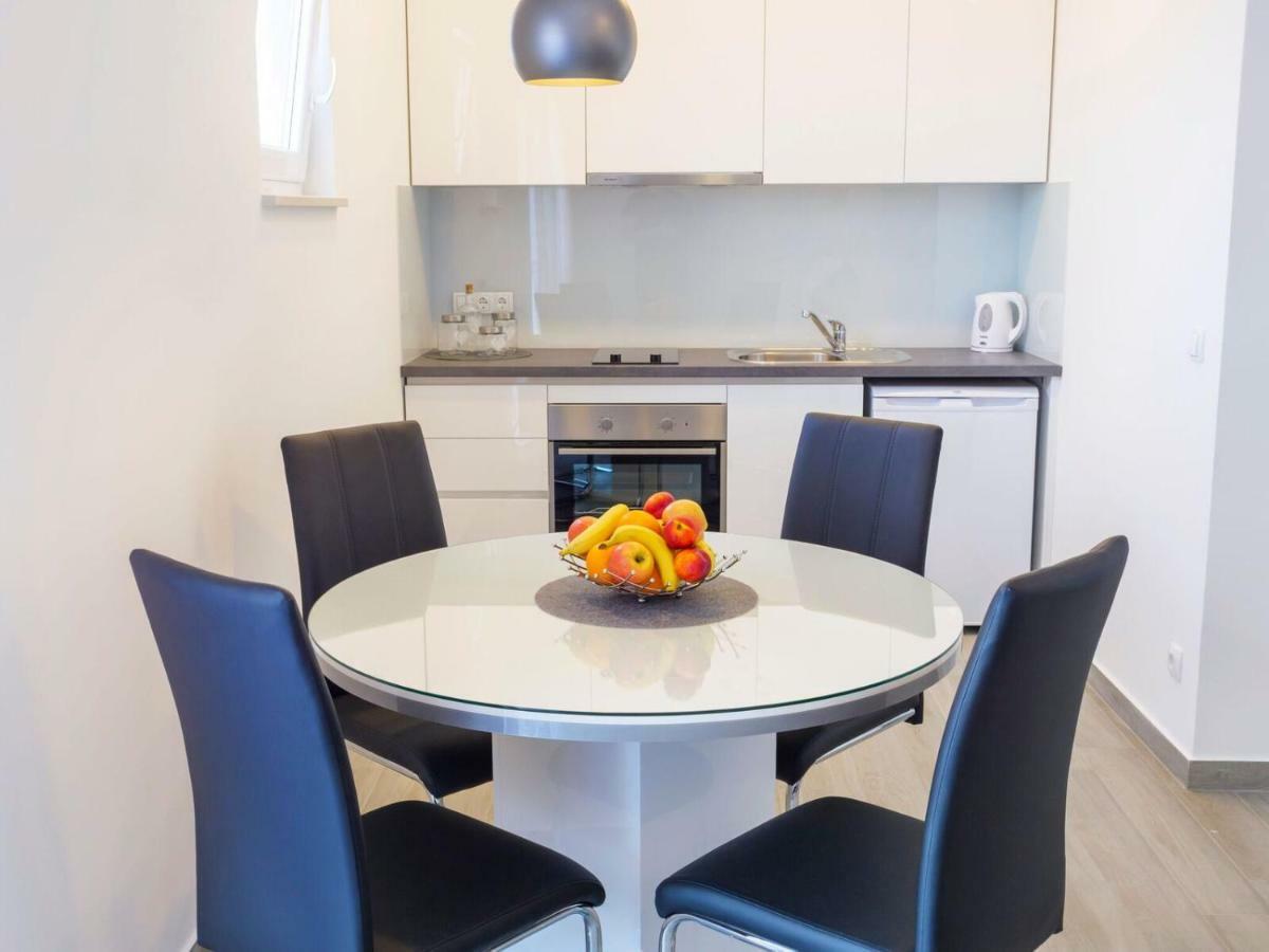 Apartmani Ticinovic Omiš Buitenkant foto
