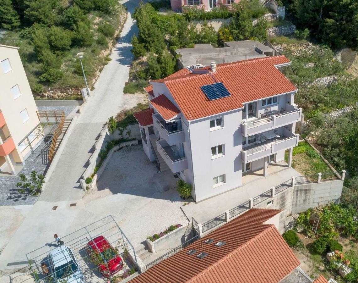 Apartmani Ticinovic Omiš Buitenkant foto