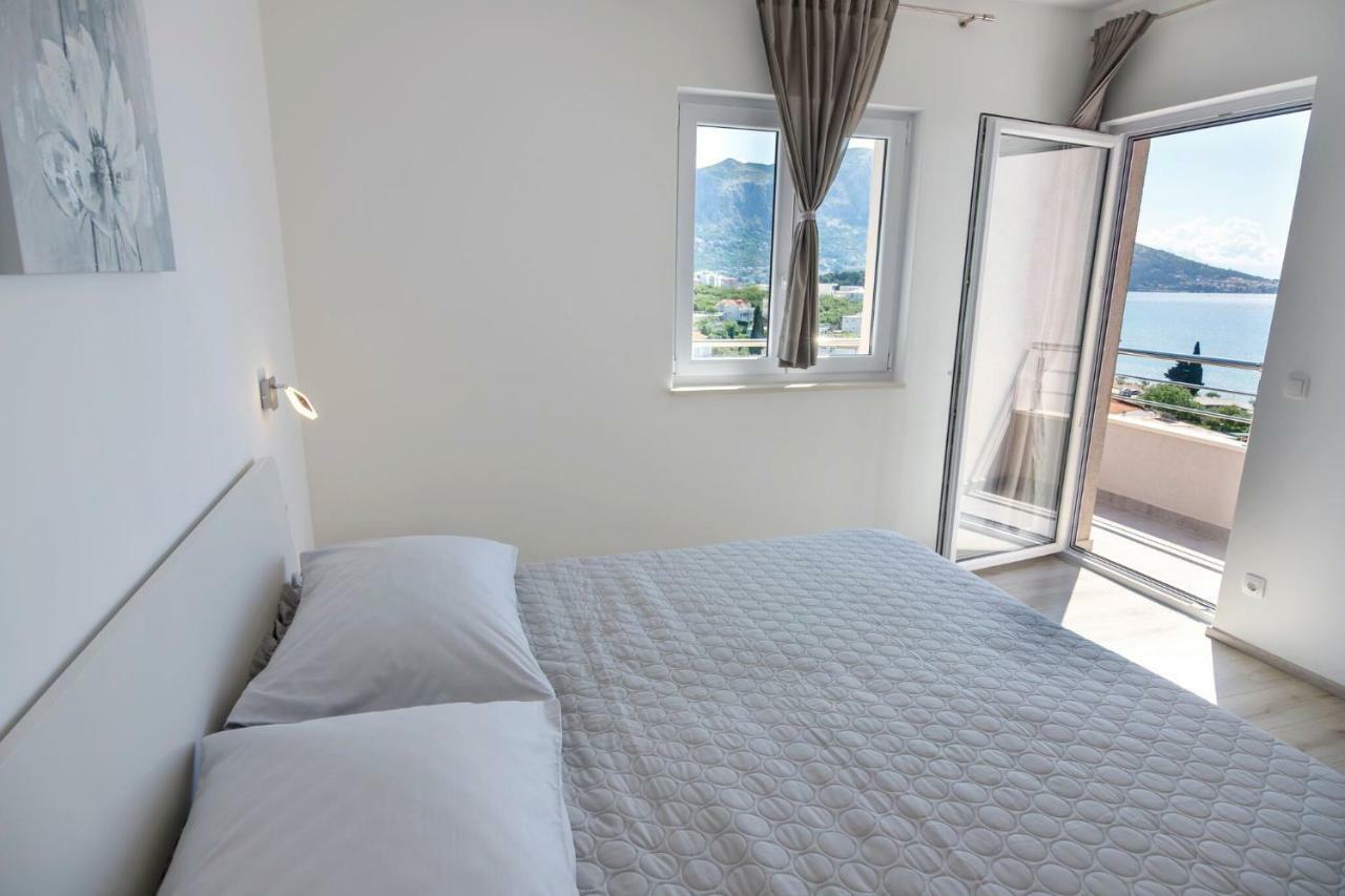 Apartmani Ticinovic Omiš Buitenkant foto