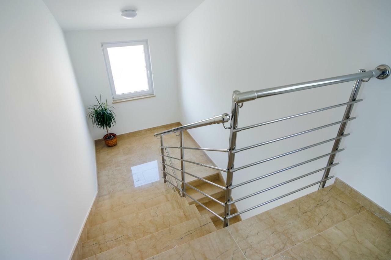 Apartmani Ticinovic Omiš Buitenkant foto